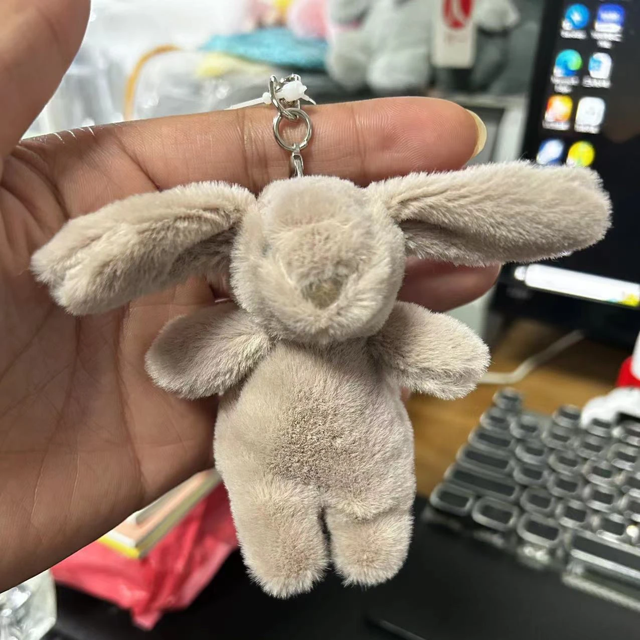 봉제 인형 귀여운 만화 토끼 열쇠고리 사랑스러운 폼폼  - Car Accessories Cute 리뷰 및 가격