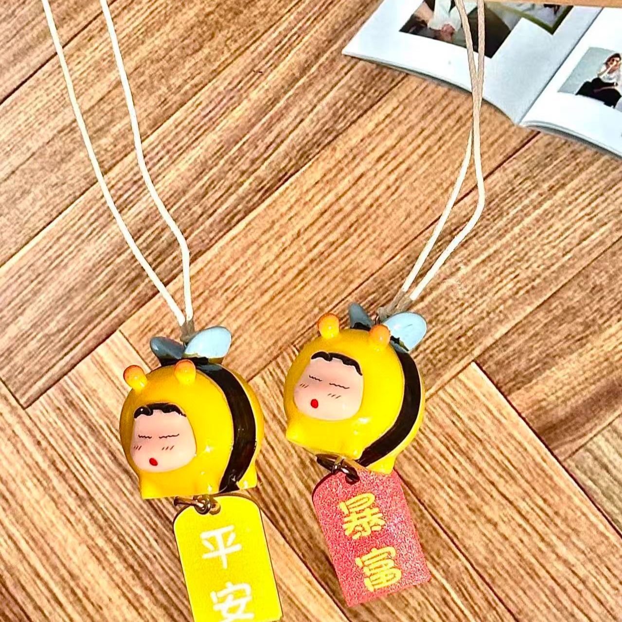 짱구는 못말려 꿀벌 코스프레 피규어 자동차 장식 펜던트 - Car Accessories For Interior 리뷰 및 가격